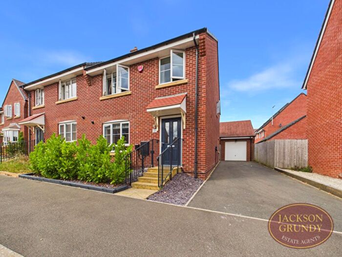 4 Bedroom Semi Detached House For Sale In Wheelwright Way, Woodford Halse, NN11