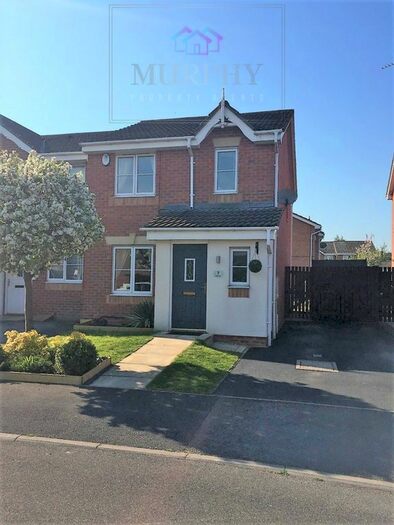 3 Bedroom End Of Terrace House To Rent In Hebble Oval, South Elmsall, Pontefract, West Yorkshire, WF9