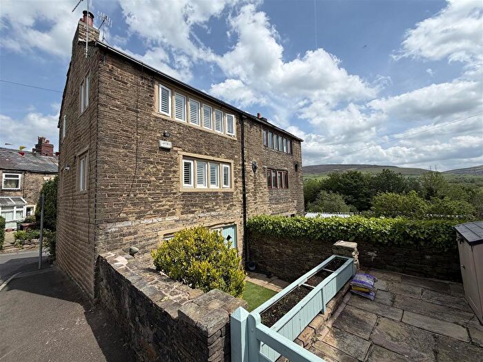 3 Bedroom Cottage For Sale In Wakefield Road, Heyrod, Stalybridge, SK15