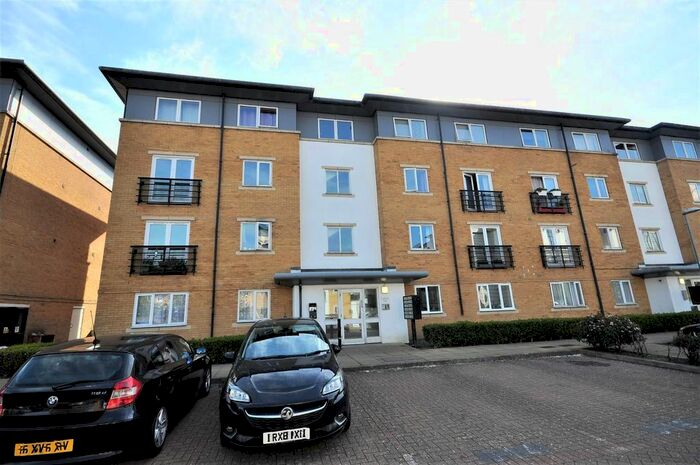 2 Bedroom Flat To Rent In Ovaltine Drive, Kings Langley, WD4