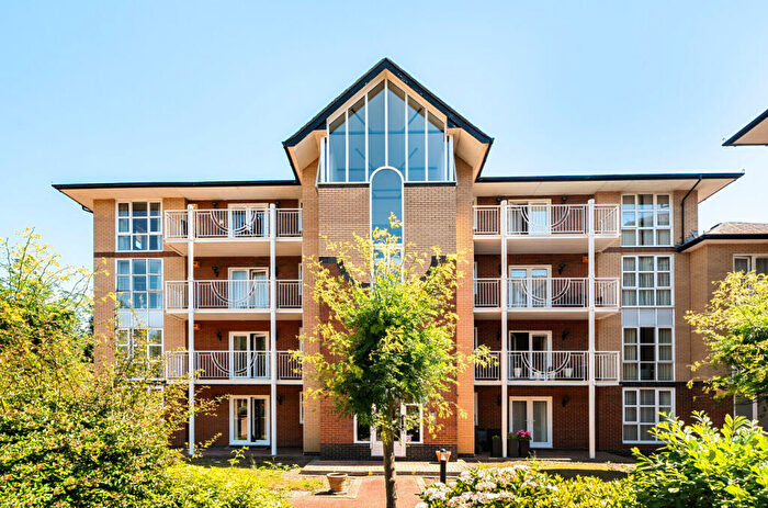 2 Bedroom Flat For Sale In Winn Road, Highfield, Southampton, Hampshire, SO17