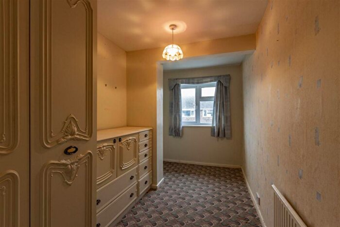 3 Bedroom Semi-Detached House For Sale In White Road, Staveley, Chesterfield, S43