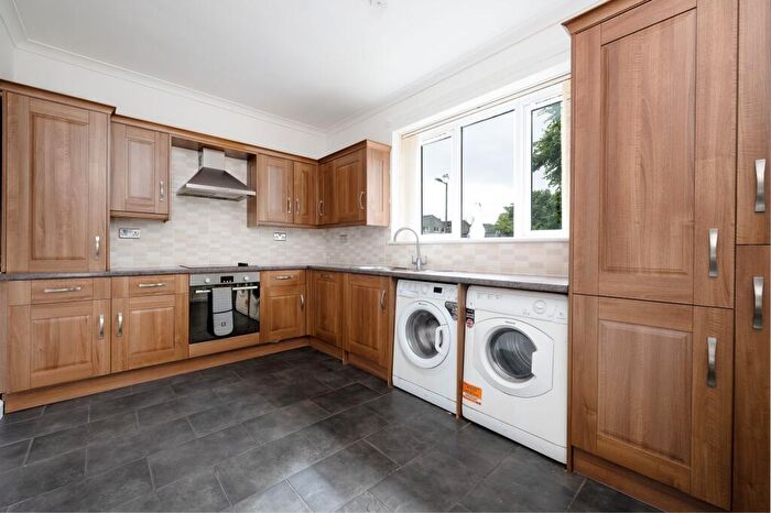 2 Bedroom Flat For Sale In King Street, Gourock, PA19