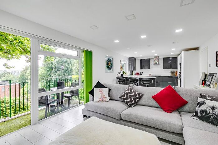 2 Bedroom Apartment To Rent In Hornsey Lane, Highgate, N6