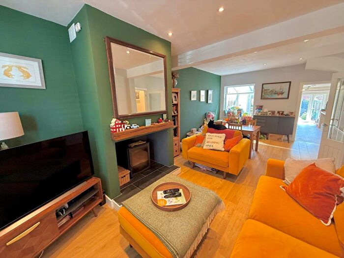 3 Bedroom Terraced House For Sale In Evelyn Street, Old Town, Swindon, SN3