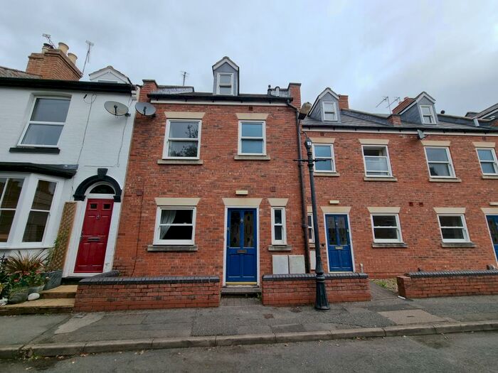 6 Bedroom Terraced House To Rent In Gordon Street, Leamington Spa, CV31