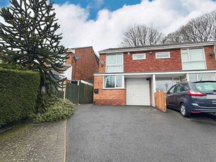 3 Bedroom Semi-Detached House For Sale In Oakham Road, Oakham, Dudley, DY2