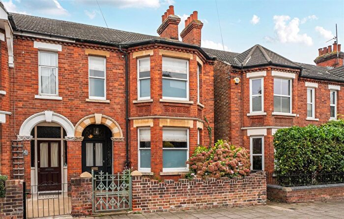 4 Bedroom Property For Sale In Goldington Avenue, Bedford, MK40