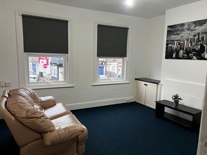 1 Bedroom Flat To Rent In Oxford Road, Reading, RG30