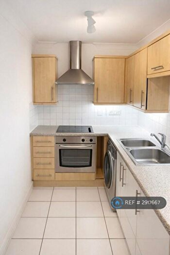 2 Bedroom Flat To Rent In Lizmans House, London, NW1