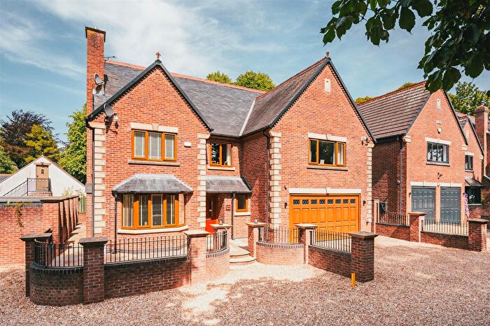 7 Bedroom Detached House For Sale In Welbeck Road, Bolsover, Chesterfield, S44