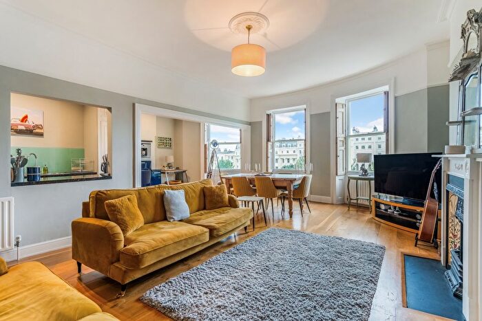 2 Bedroom Flat To Rent In Brunswick Square, Hove, BN3