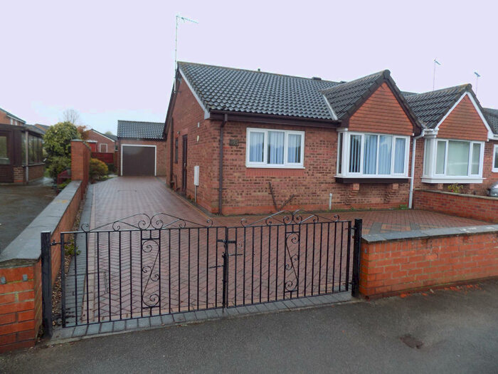 2 Bedroom Semi-Detached Bungalow To Rent In Stubbing Lane, Worksop, S80