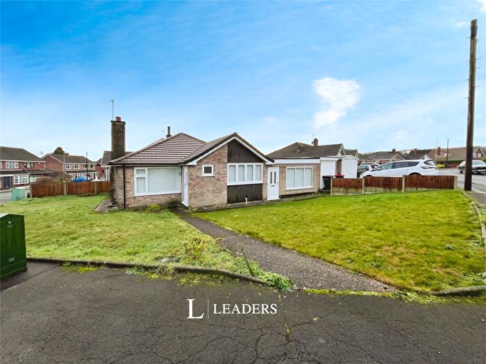 2 Bedroom Bungalow For Sale In Derwent Drive, Hucknall, Nottingham, NG15