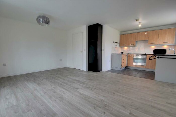 2 Bedroom Flat To Rent In Gwendoline Court, Bryanstone Road, Waltham Cross, EN8