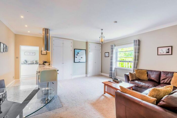 1 Bedroom Flat To Rent In St Johns Park, Blackheath, London, SE3