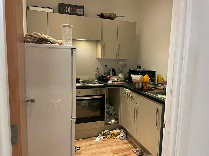 2 Bedroom Flat For Sale In Flat, Arundel Street, Portsmouth, Hampshire, PO1