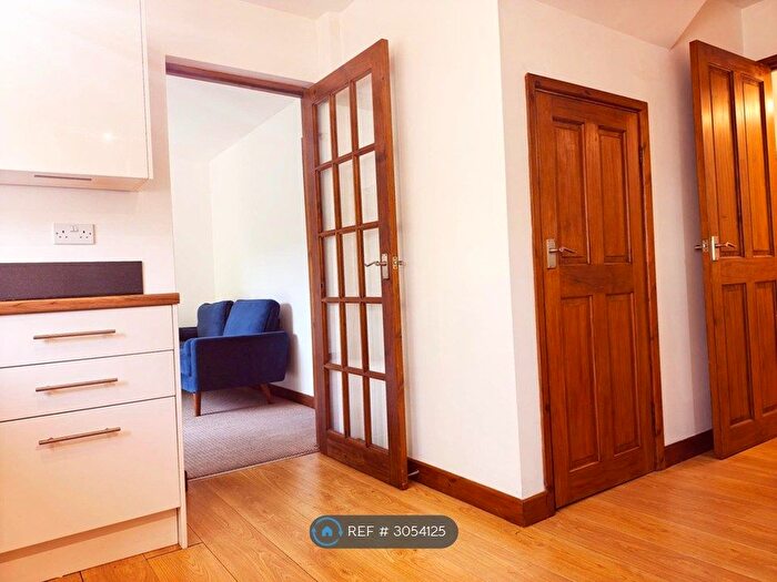 2 Bedroom Flat To Rent In Headington, Oxford, OX3
