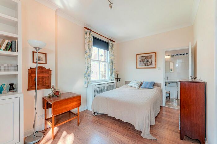 Studio To Rent In Pilgrims Cloisters, Sedgmoor Place, Camberwell, London, SE5