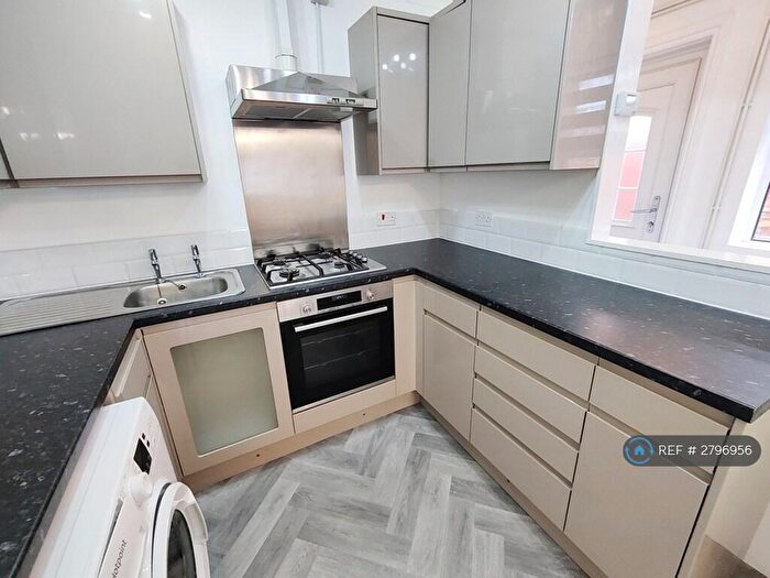 1 Bedroom Flat To Rent In Wimborne Road, Poole, BH15