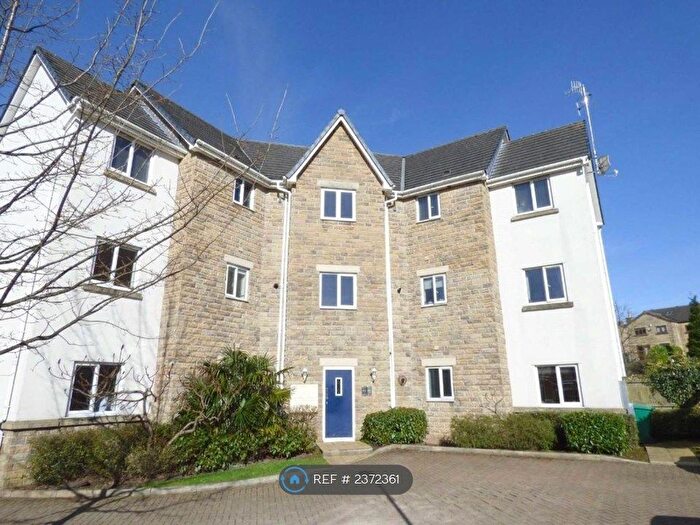 2 Bedroom Flat To Rent In Spring Mill Drive, Mossley, Ashton-Under-Lyne, OL5
