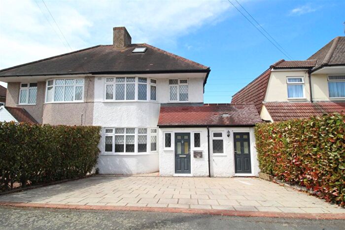 3 Bedroom Semi-Detached House For Sale In Derek Avenue, West Ewell, KT19