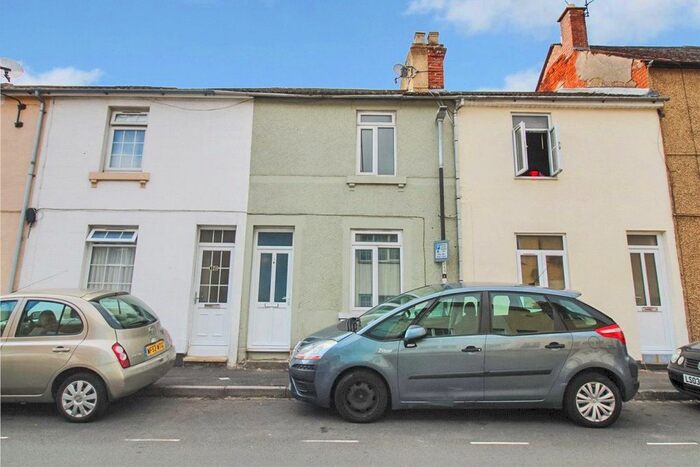 3 Bedroom Property To Rent In Cross Street, Swindon, SN1