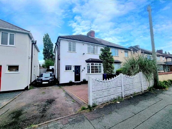 3 Bedroom Semi-Detached House To Rent In Cannock Road, Wednesfield, Wolverhampton, West Midlands, WV10