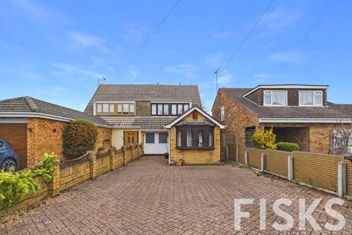 4 Bedroom Detached House For Sale In Croft Road, Benfleet, SS7