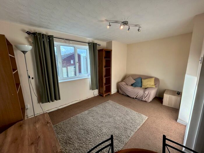 2 Bedroom Apartment To Rent In Moorby Court, Craiglee Drive, CF10