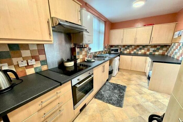 3 Bedroom Flat To Rent In Barlow Moor Road, Manchester, M21