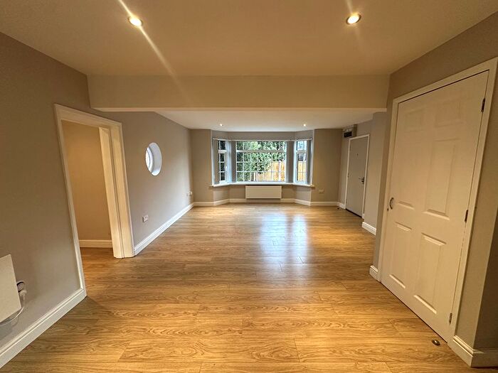 2 Bedroom Flat To Rent In Rosewood House, Nottingham, NG12