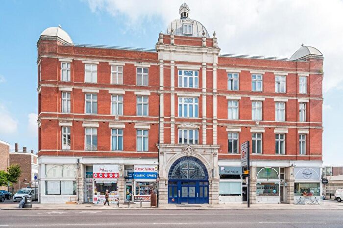 1 Bedroom Flat For Sale In Commercial Road, Tower Hamlets, London, E1
