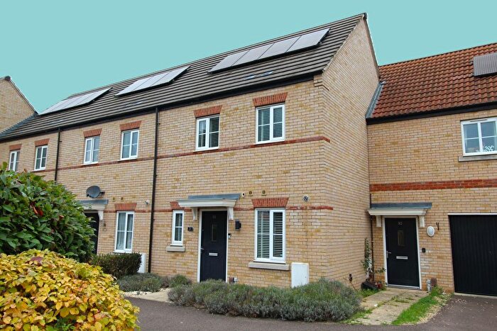 3 Bedroom Town House For Sale In Jubilee Close, Sandy, SG19