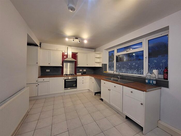 3 Bedroom Property To Rent In Ampleforth Road, London, SE2