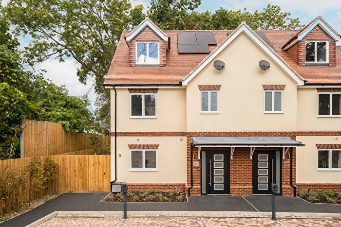 4 Bedroom Semi Detached House For Sale In Pollards Hill North, Streatham, SW16