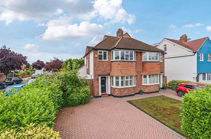 3 Bedroom Semi-Detached House For Sale In Sparrows Lane, New Eltham, SE9