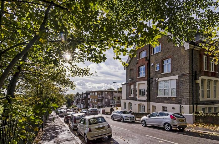 Studio To Rent In Mount View Road, London, N4