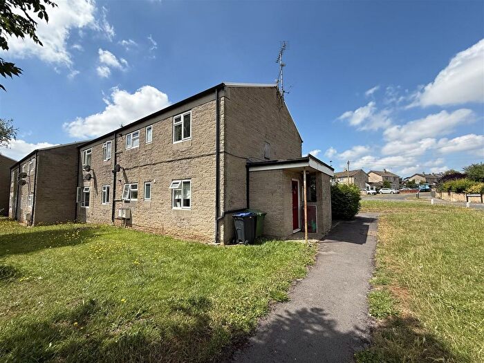 2 Bedroom Flat For Sale In Westwood Road, Corsham, SN13