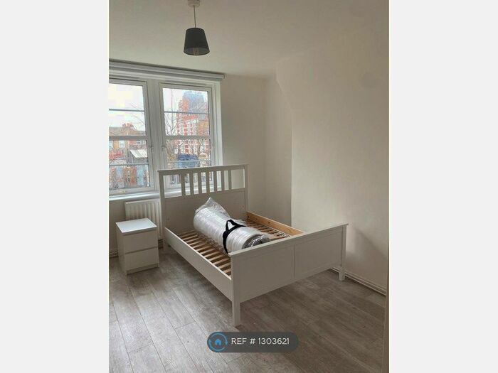 3 Bedroom Flat To Rent In Swanley House, London SE17