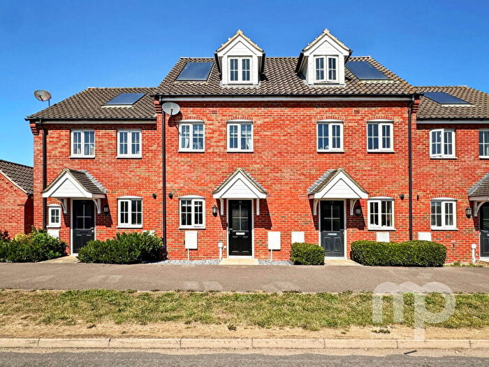 3 Bedroom Town House For Sale In Albini Way, Wymondham, NR18