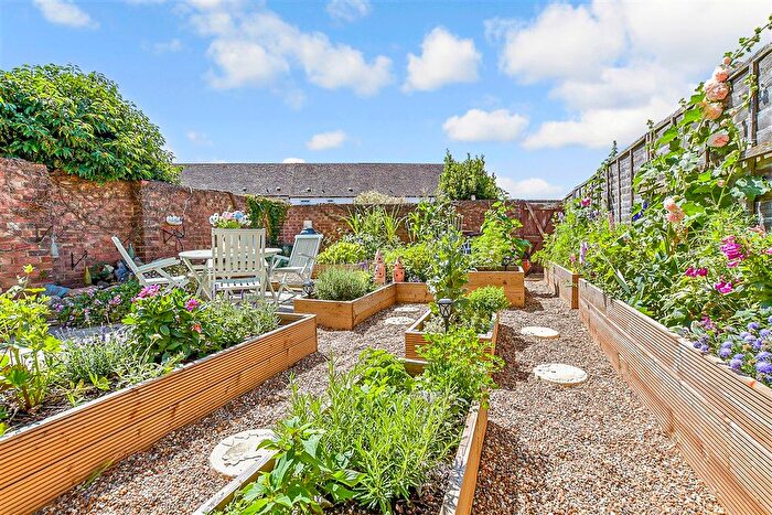 2 Bedroom End Of Terrace House For Sale In Jubilee Field, Wittersham, Tenterden, Kent, TN30