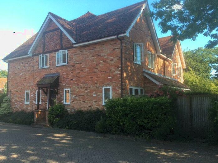 3 Bedroom Semi-Detached House To Rent In Somerford Place, Beaconsfield, HP9
