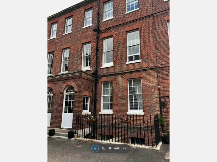 1 Bedroom Flat To Rent In Haslar Terrace, Gosport, PO12