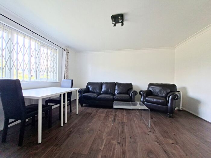2 Bedroom Flat To Rent In John Silkin Lane, London, SE8
