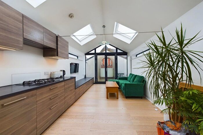 2 Bedroom Detached House To Rent In Ashfield Road, Aigburth, L17