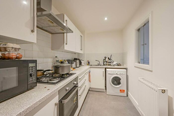 2 Bedroom Flat To Rent In Studley Court, Canary Wharf, London, E14