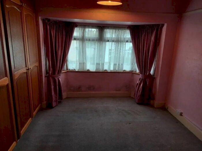 3 Bedroom Terraced House To Rent In Red Lion Road, Surbiton, KT6