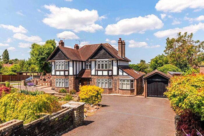 4 Bedroom Detached House For Sale In The Avenue, Tadworth, KT20