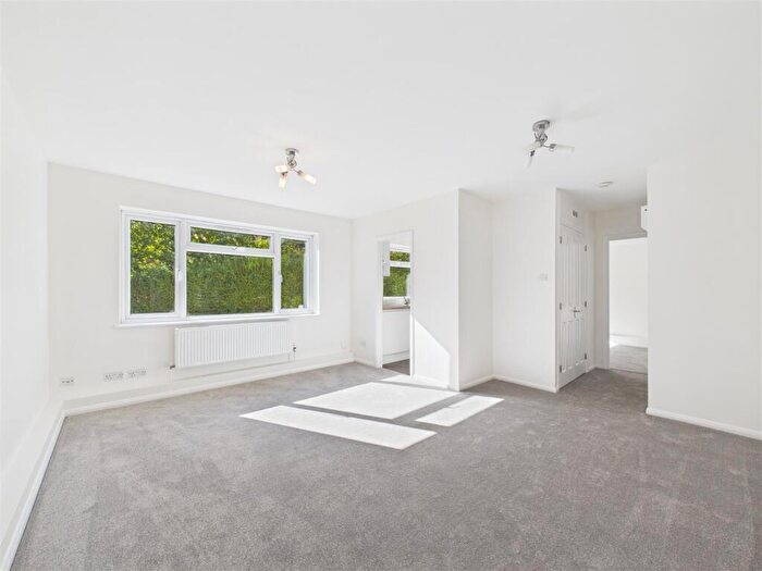 1 Bedroom Flat To Rent In Hazelwood Court, Hazelwood Close, Hitchin, SG5